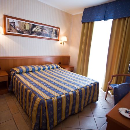 Palace Hotel San Michele Monte SantʼAngelo Екстериор снимка