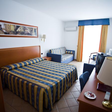 Palace Hotel San Michele Monte SantʼAngelo Екстериор снимка