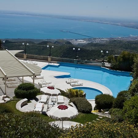 Palace Hotel San Michele Monte SantʼAngelo Екстериор снимка