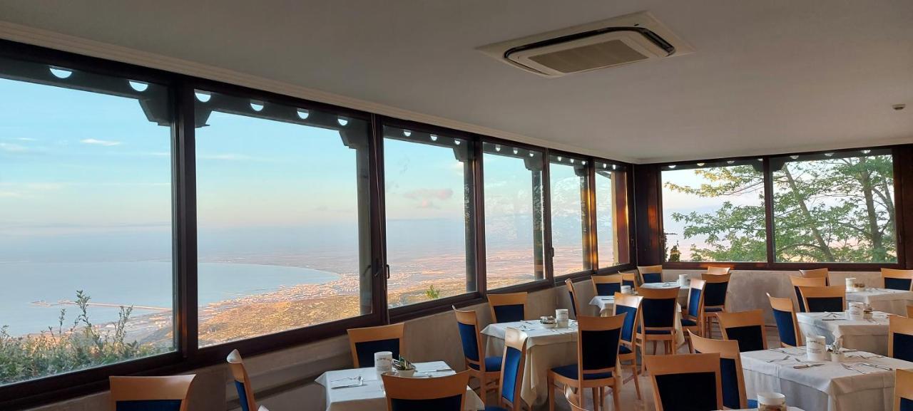 Palace Hotel San Michele Monte SantʼAngelo Екстериор снимка