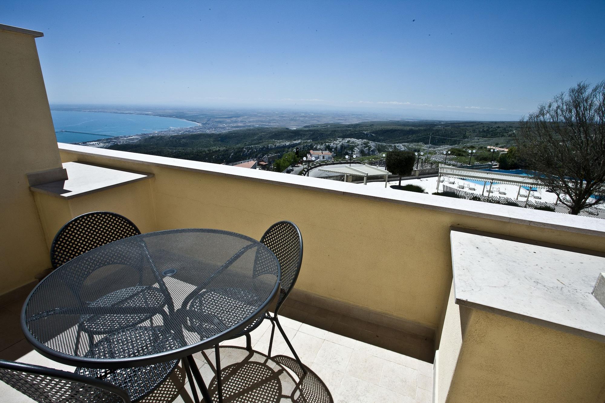 Palace Hotel San Michele Monte SantʼAngelo Екстериор снимка