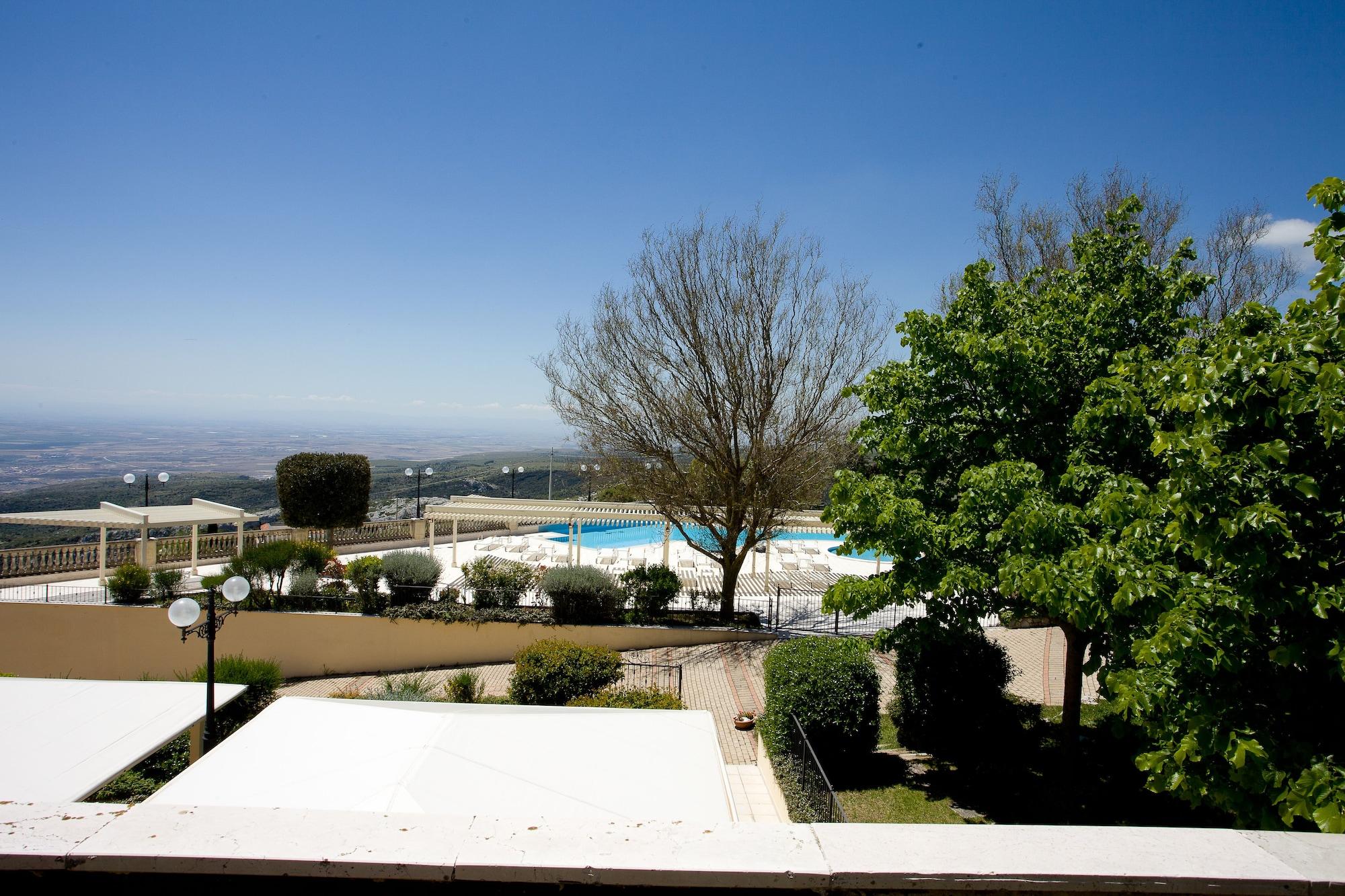 Palace Hotel San Michele Monte SantʼAngelo Екстериор снимка