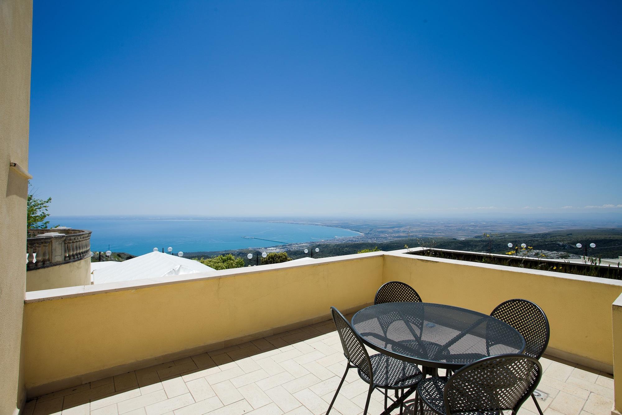 Palace Hotel San Michele Monte SantʼAngelo Екстериор снимка