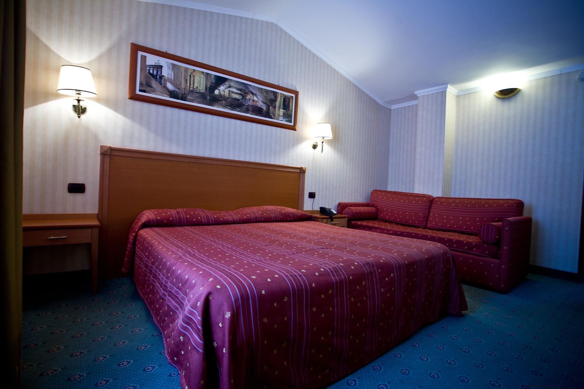 Palace Hotel San Michele Monte SantʼAngelo Екстериор снимка