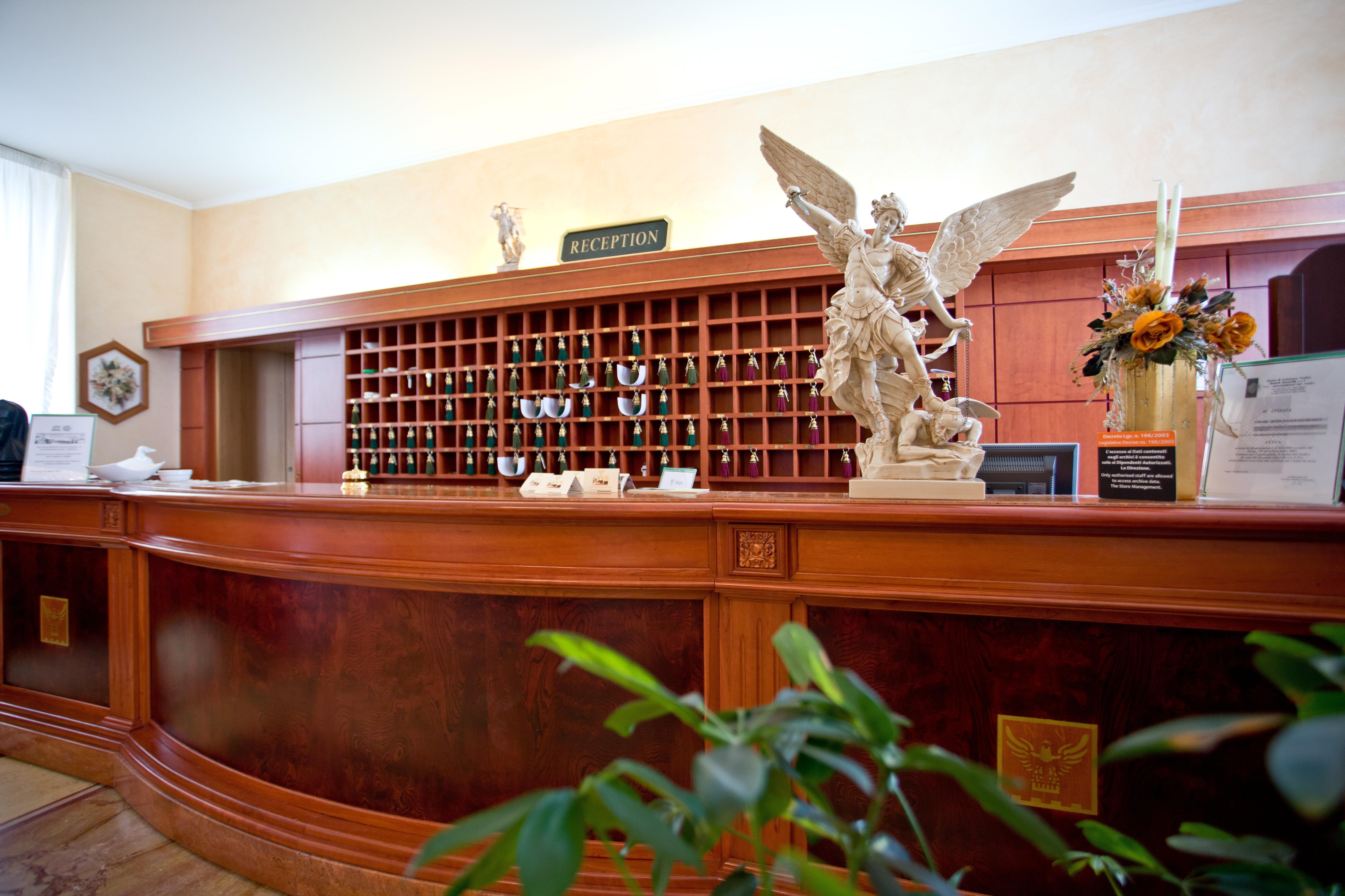 Palace Hotel San Michele Monte SantʼAngelo Екстериор снимка