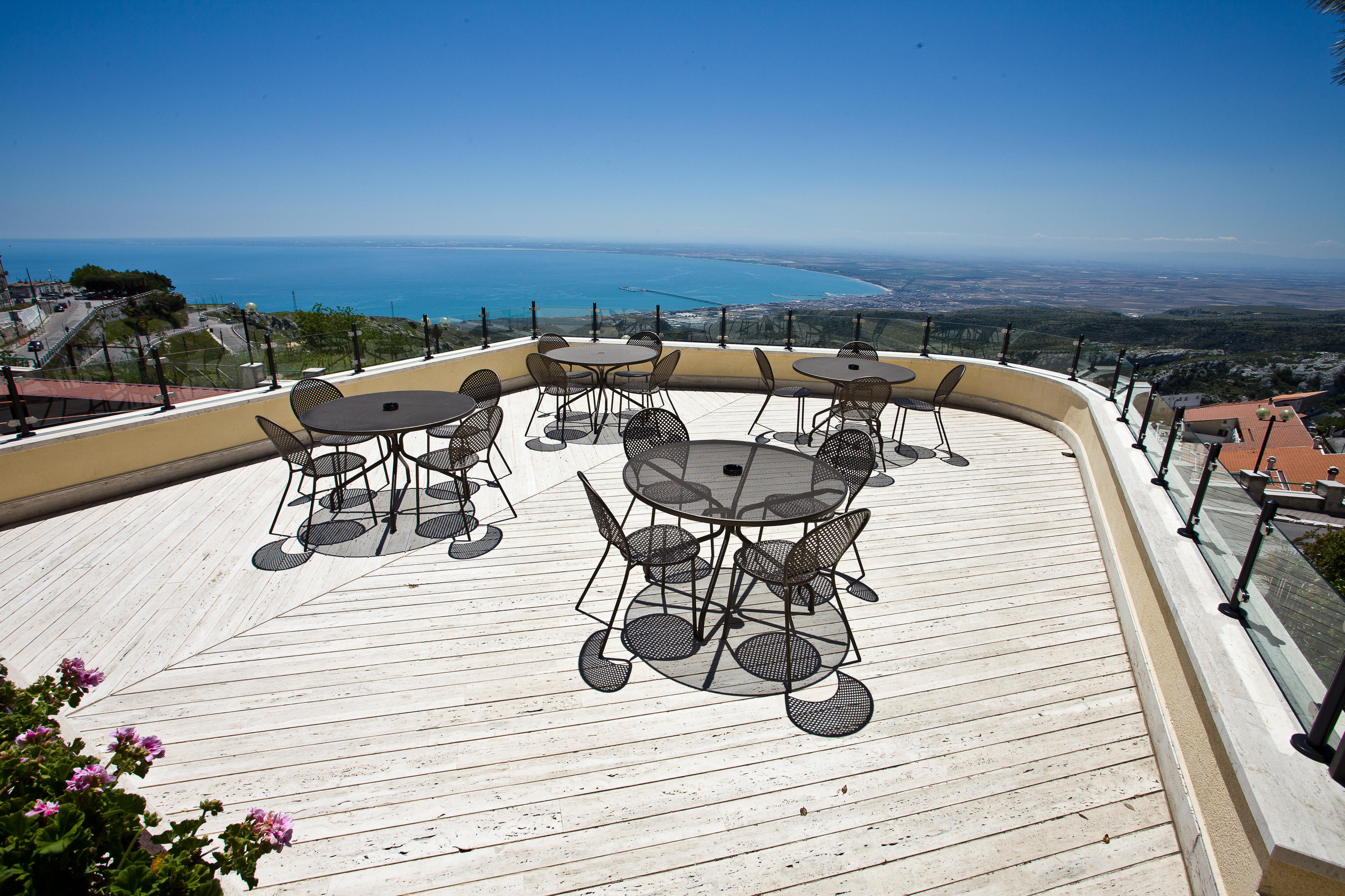 Palace Hotel San Michele Monte SantʼAngelo Екстериор снимка
