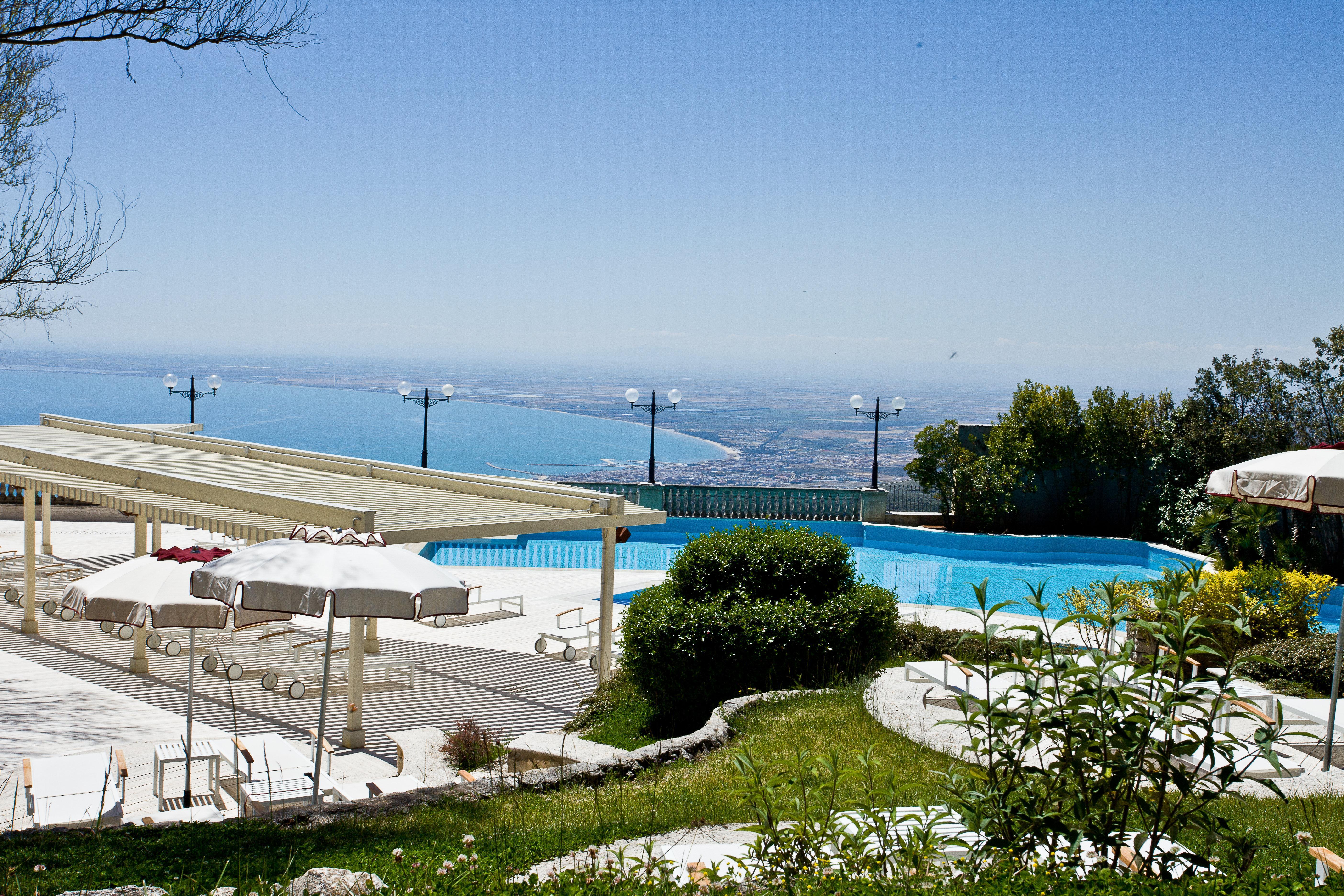 Palace Hotel San Michele Monte SantʼAngelo Екстериор снимка
