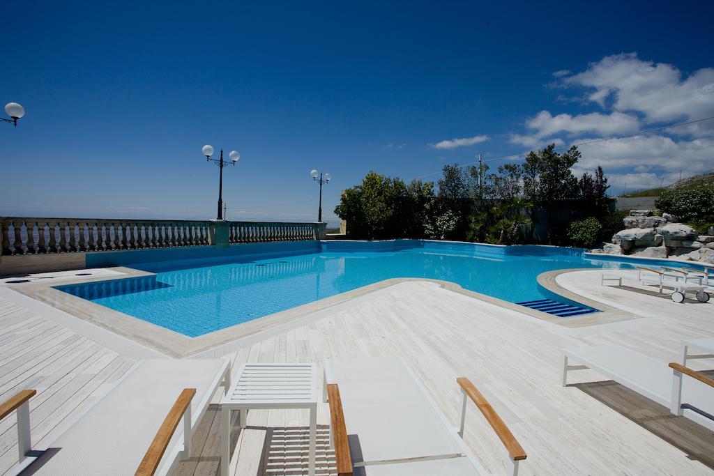 Palace Hotel San Michele Monte SantʼAngelo Екстериор снимка