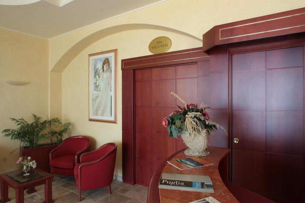 Palace Hotel San Michele Monte SantʼAngelo Екстериор снимка